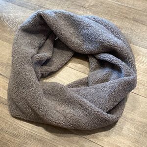 Women's Grey Infinity Scarf
